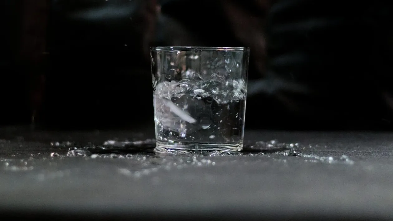 Trucul viral: cum să-ți crești pH-ul apei fără aparate? Devine miraculoasă