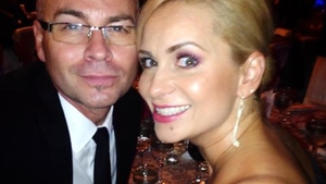 O blonda celebra de la noi face dezvaluiri soc despre sotul ei: "O sa-l parasesc pe hodorog si o sa-mi iau unul tanar!"