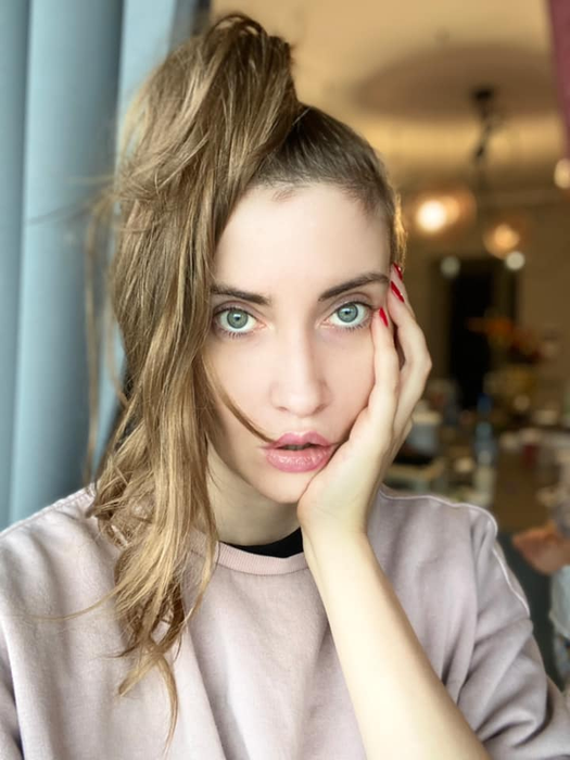 Poză rară cu fiica Iuliei Albu. Mikaela îi calcă pe urme mamei sale