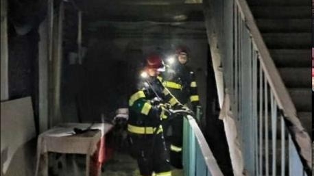 Incendiu la un bloc din Giurgiu! Focul ar fi izbucnit de la câteva lumânări uitate aprinse