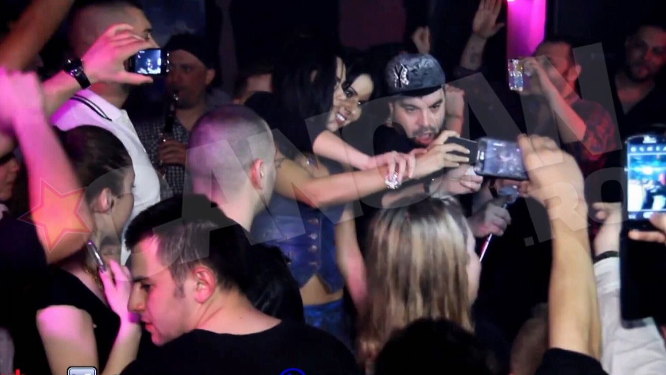 "Raluca Macovei si Oana Zavoranu, doua valori mondiale, aplauze!” Asa si-a inceput concertul Florin Salam, continuarea...