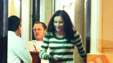 Nasu' si-a scos fetele in oras