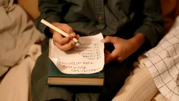 Scrisoarea emoționantă a lui Ioan Costel, băiețelul care i-a cerut zacuscă și suc cu bule lui Moș Crăciun