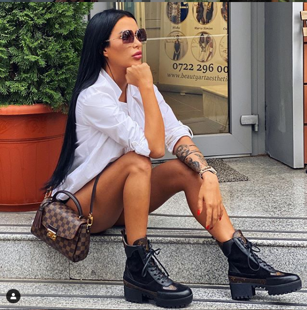 Și-a pus Daniela Crudu din nou silicoane? Asta pare din imaginea de pe Insta