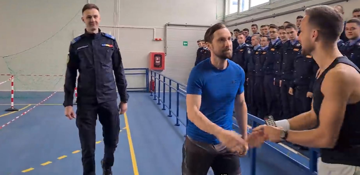 Dani Oțil s-a prezentat la Jandarmerie, unde avea să dea testul fizic pentru admitere