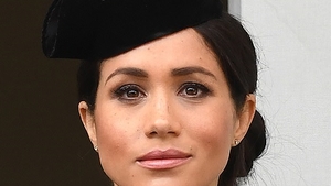 Trucul ieftin pe care Meghan Markle îl folosește pentru a avea o față perfectă!