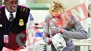 Renee Zellweger, perchezitionata la aeroport