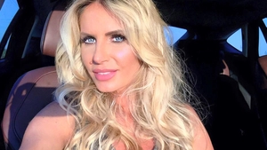 Cum arată ANDREEA BĂNICĂ şi ADDA, cu puţin timp înainte de naştere! Cine are burtica mai mare