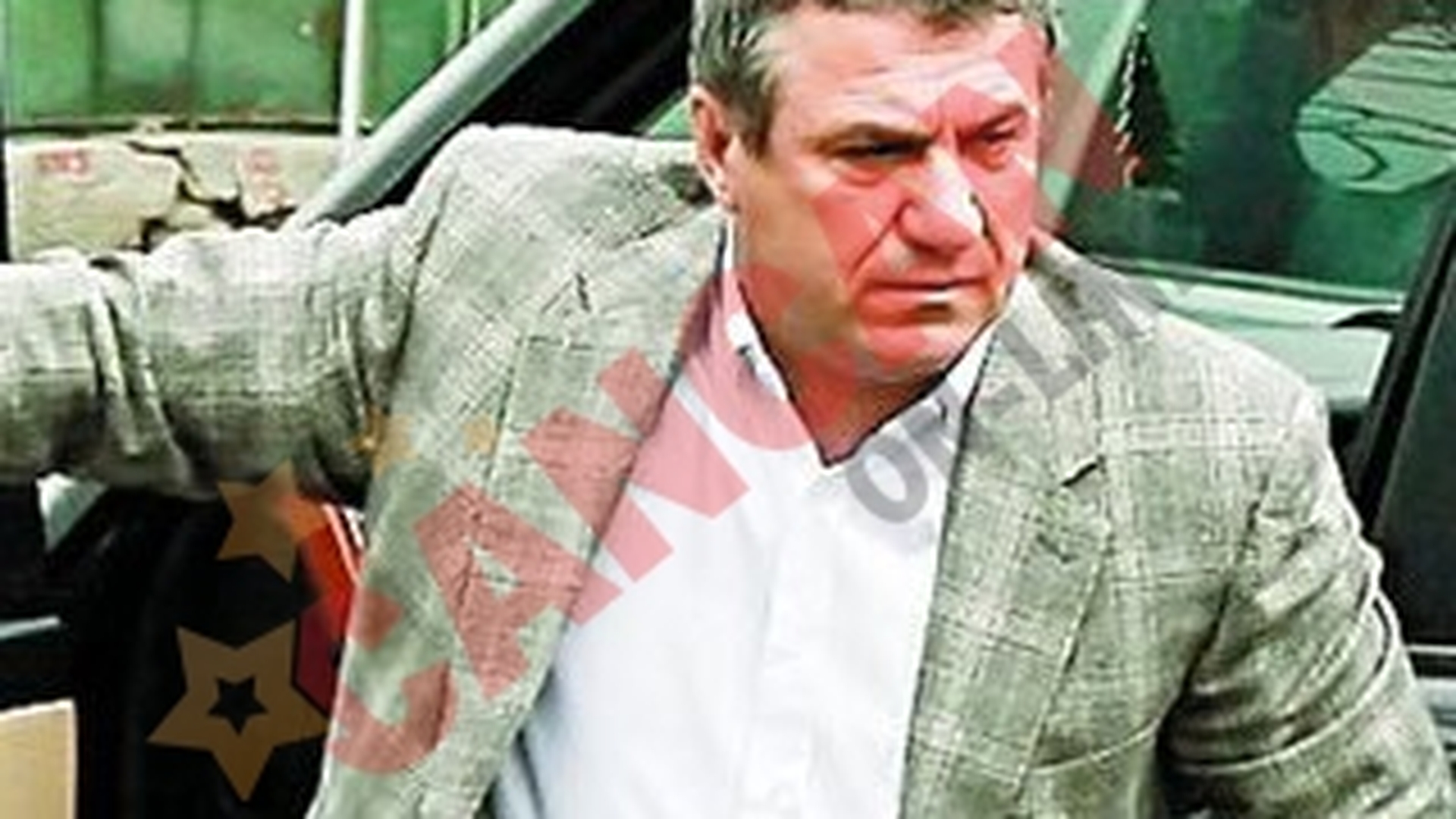 Victor Becali iese la atac