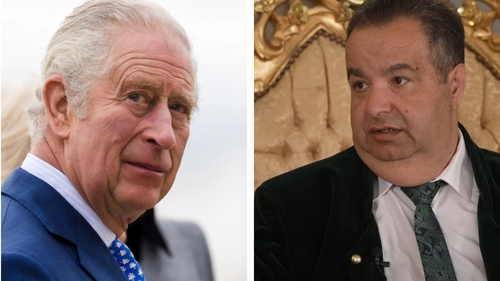 Regele Charles al III-lea, întâmpinat în cel mai tradițional mod de „Regele” Cioabă. „De la rege pentru rege”