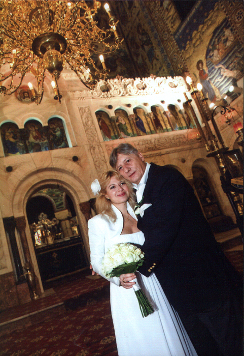 La puțin timp după ce divorțase de Alina Chivulescu, omul de afaceri Mihai Cuptor a dus-o la altar pe… verișoara fostei soții!