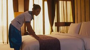 Nu e banc! Ce salariu are o cameristă într-un hotel din Mamaia