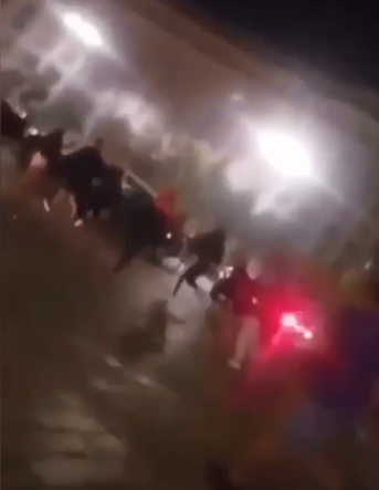 Imagini șocante din timpul răfuielii din Piața Constituției! Un bărbat a fost împușcat în cap, alte șase persoane au ajuns la spital