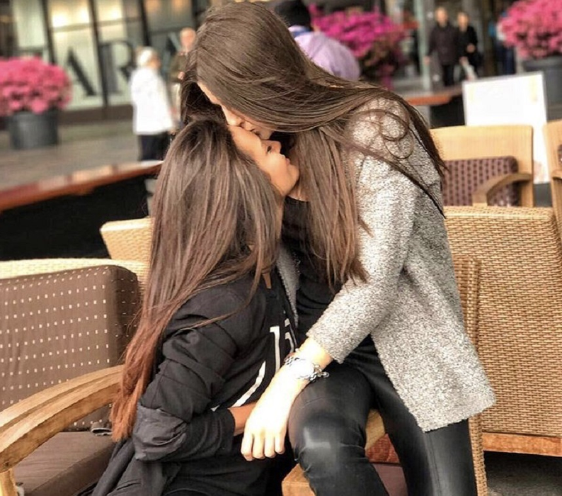 Are 18 ani, dar se iubeşte cu o bombă-sexy mai mare decât el! Primele imagini cu iubita lui Olimpiu Moruţan, jucătorul dorit de Gigi Becali