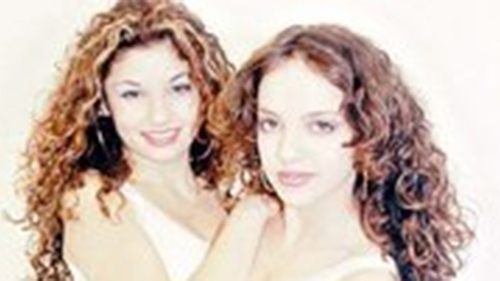 Acuzata ca e amanta fara vina! Una dintre cele mai cunoscute cantarete ale anilor 2000 supusa santajului de ex. sotia iubitului