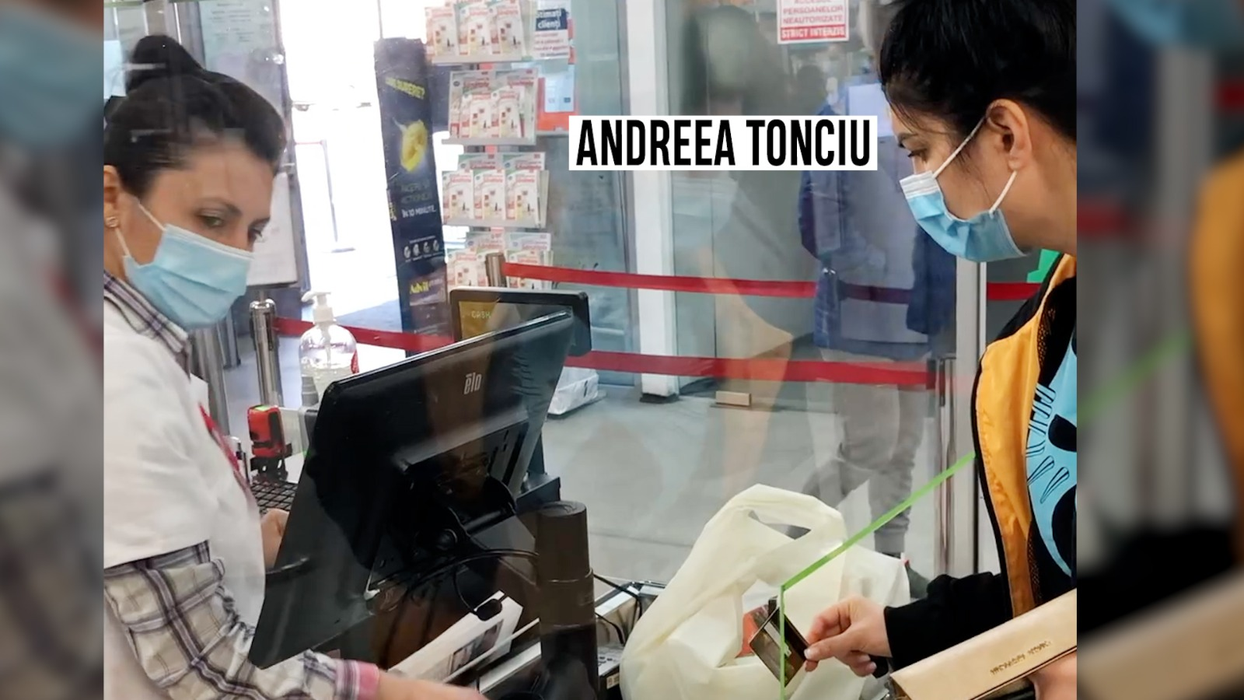 Andreea Tonciu a mers la farmacie cu fetița ei, Rebecca
