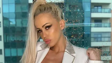 FOTO. Anda Adam a rupt gura târgului! A pozat în lenjerie intimă și a încins internetul