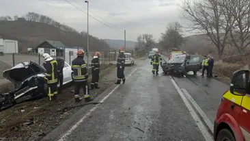 Accident grav la Cluj! Un bărbat a rămas încarcerat