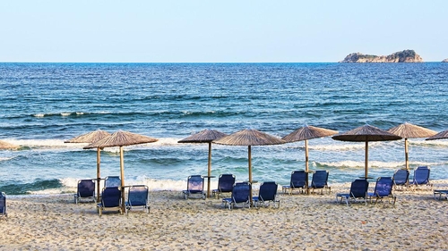 Cât costă o noapte la mare în România, în mini-vacanța de Rusalii. Poți plăti și cu voucherele de vacanță