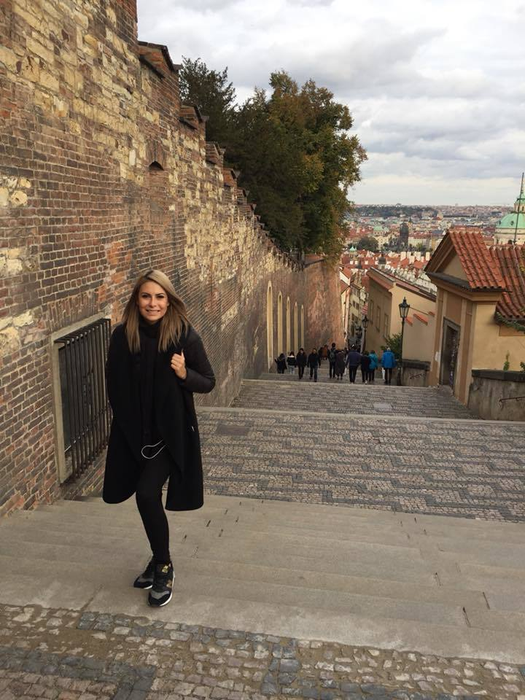 Noemi Mitoşeru, mărturisiri sfâşietoare la parastasul de 40 de zile al tatălui ei: ”În loc sa ma duca la altar, a murit!”