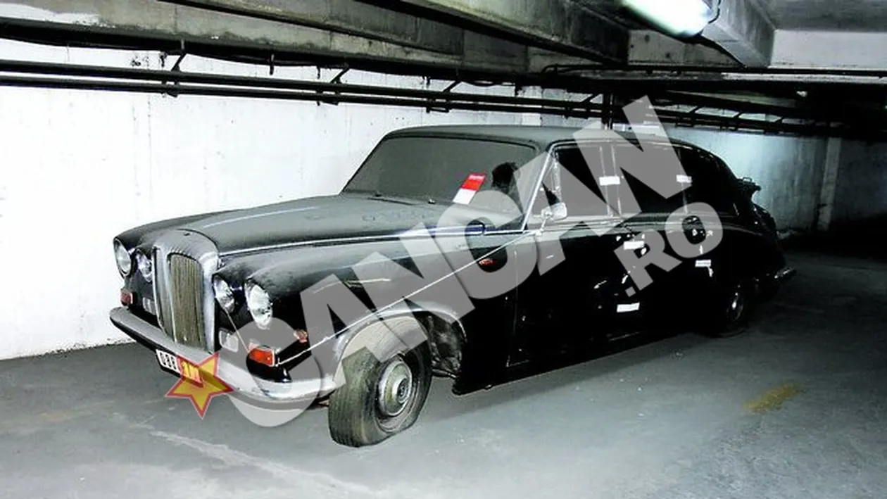 Dricul printesei Diana are o sosie in Bucuresti! Masina de colectie rugineste in parcarea de la Intercontinental