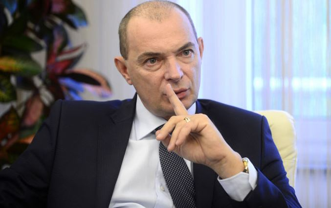 Daniel Tudor și-a amenințat soția cu un cuțit