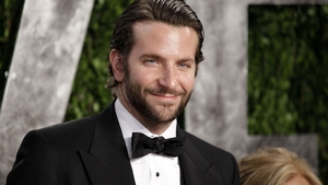 Bradley Cooper, parasit de iubita! Vezi motivul pentru care Suki Waterhouse i-a dat papucii!