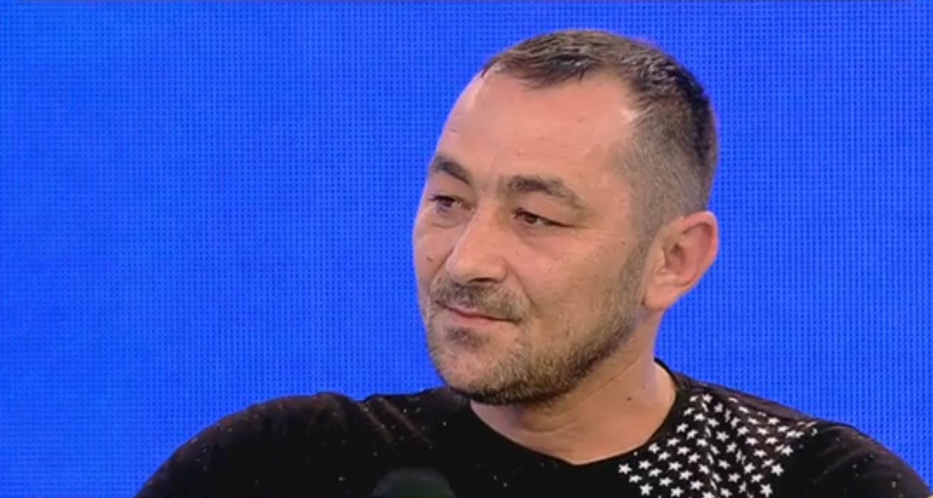 Bărbatul le-a arătat tuturor în direct şi discuţiile avute cu Denisa