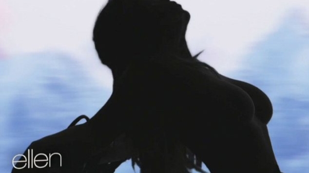 VIDEO Kim Kardashian, topless pentru prima dată de când a născut! Uite cum arata goala, in bratele iubitului ei
