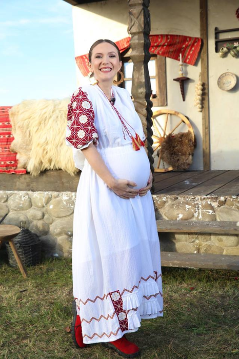Adela Popescu a slăbit 5 kilograme la 4 luni de când a devenit mămică. Metoda folosită de vedetă