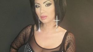ADRIANA BAHMUŢEANU radiază de fericire! A fost cerută în căsătorie şi a spus „DA“