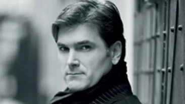 Mircea Radu, in pat cu o femeie care mima sexul oral pe sub patura! Vezi cum a reactionat el la presiunile ei!