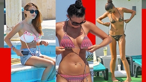 Parada bombelor sexy fără sutien. Divele din România și-au dezgolit nurii pentru bronzul perfect, sub privirile pofticioase ale bărbaților de pe plajă!