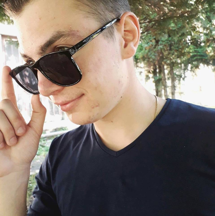 Caz uluitor la Suceava! Un student de 20 de ani și-a omorât tatăl cu un cuțit