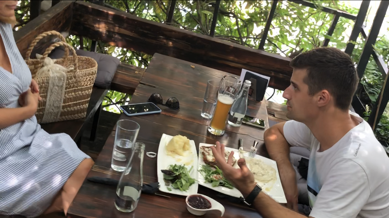 Andreea Esca și Eugen Lumezianu au ieșit la restaurant împreună