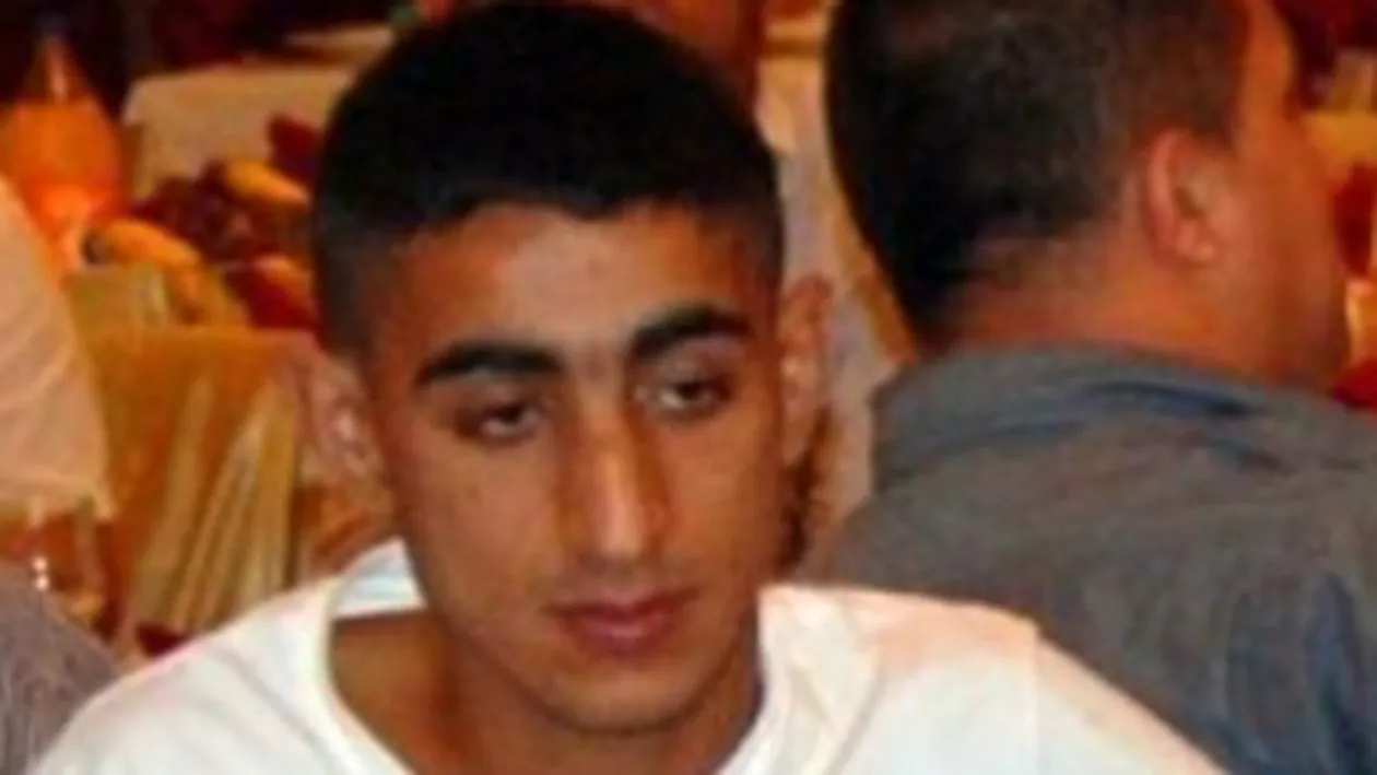 Unul dintre fiii lui Bercea Mondial, ginerele acestuia si un minor de 17 ani, arestati