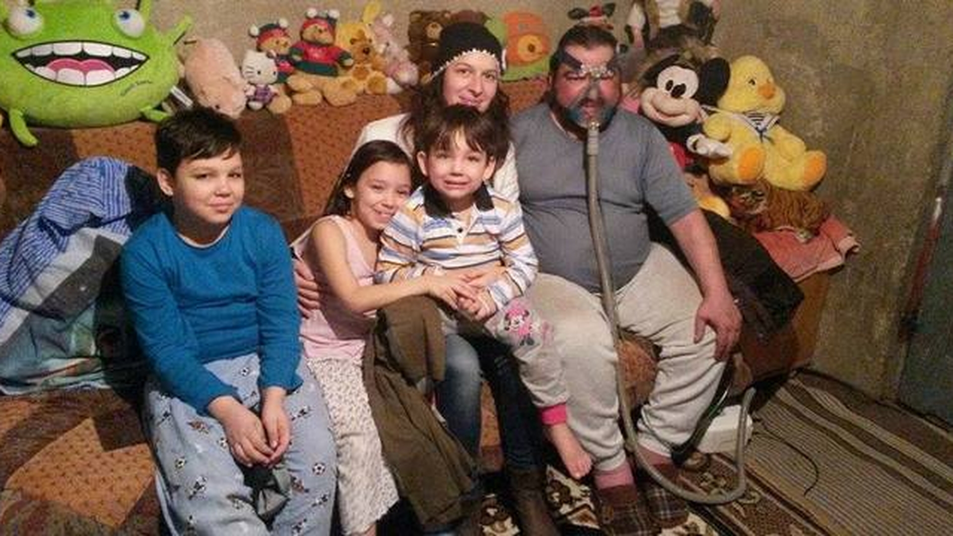 Ingerul familiilor nevoiase! O bucuresteanca face tot posibilul sa ii ajute pe cei carora soarta nu le-a zambit!