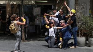 Gurvernul din Israel a renunțat la purtarea măștilor în aer liber, începând de duminică