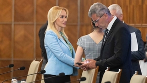 Femeia părăsită pentru Gabriela Firea e un fost fotomodel. Povestea din spatele primei căsnicii a lui Răsvan Firea