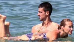 Nole Djokovic si-a rasfatat iubita in vacanta! S-au distrat de minune la Saint Tropez!