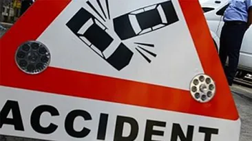 Tragedie în Harghita din cauza poleiului! Doi morţi după un carambol cu 12 maşini