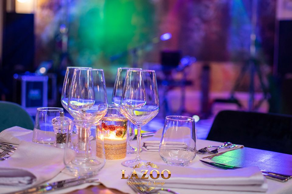Sezonul începe în forță la LAZOO Restaurant & Lounge. Eduard Nicolae și Steaua di Vreari promit un show unic, în weekend!