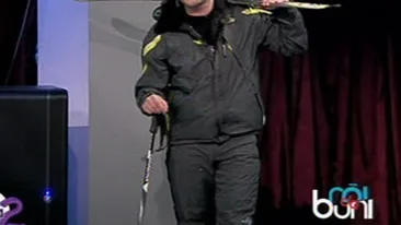 VIDEO Scene incendiare cu asistentele lui Morar! Uite cum au venit imbracate Cezara si Rodica la emisiune! Ce crezi, le este frig?