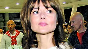 Oana Sarbu a comentat rautacios anuntul casatoriei lui Leslie Hawke: Uite ca se poate si la 180 de ani!