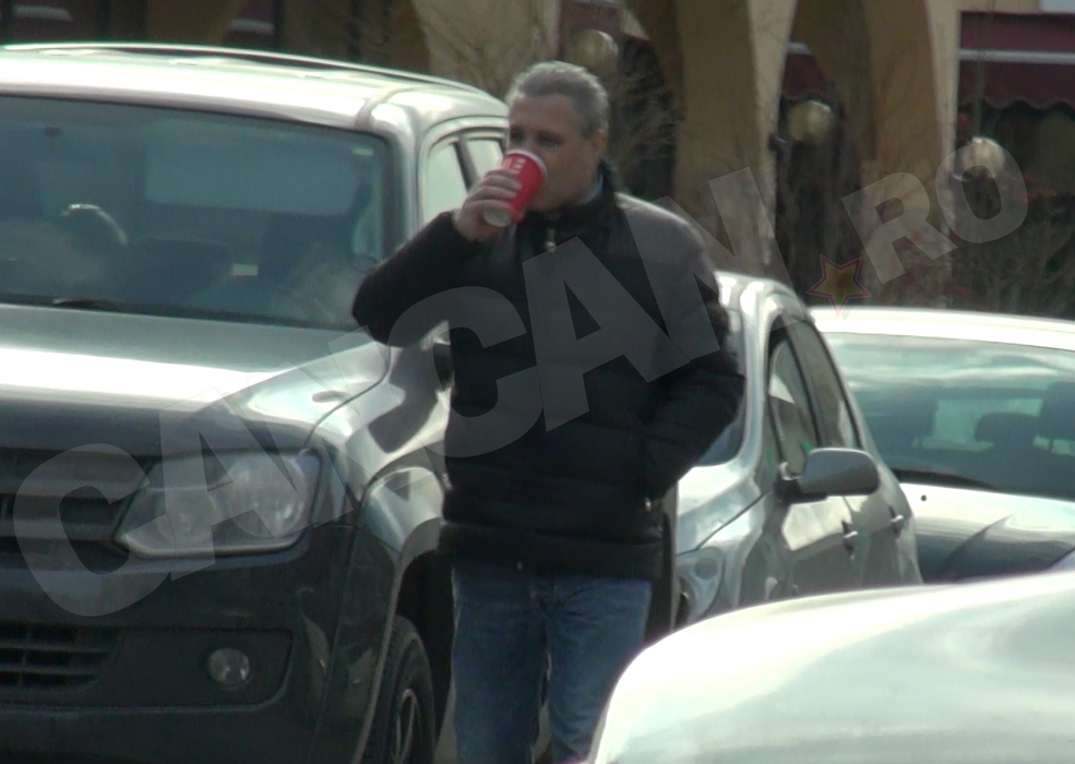 E un „butoi cu pulbere”. Şumudică, la un pas să explodeze într-o cafenea!