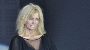 Fara vanatai si umflaturi! Daniela Gyorfi, pe podiumul de moda, dupa ce si-a modificat nasul