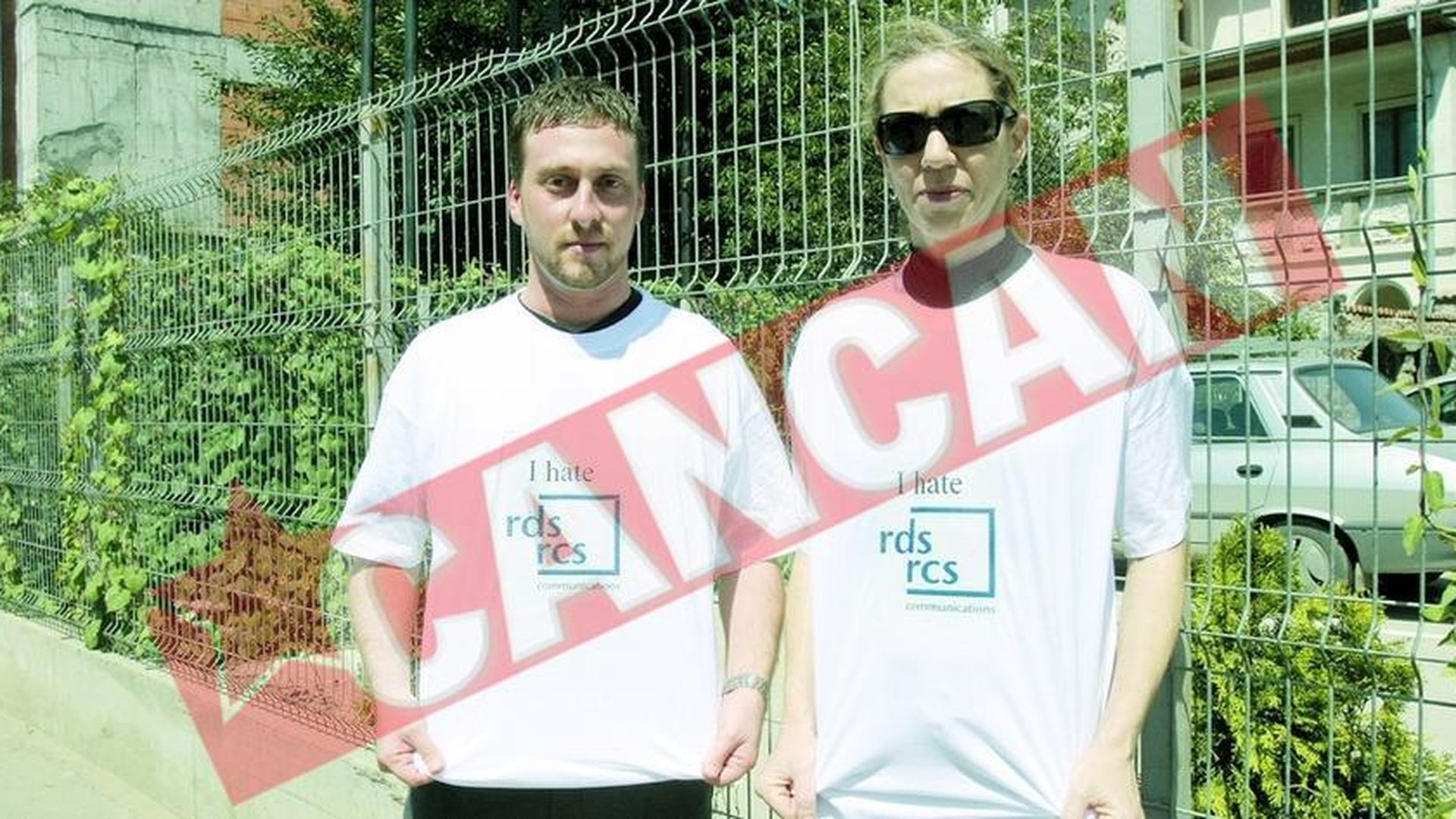 Tricouri cu mesajul "Urasc firma RDS-RCS!"