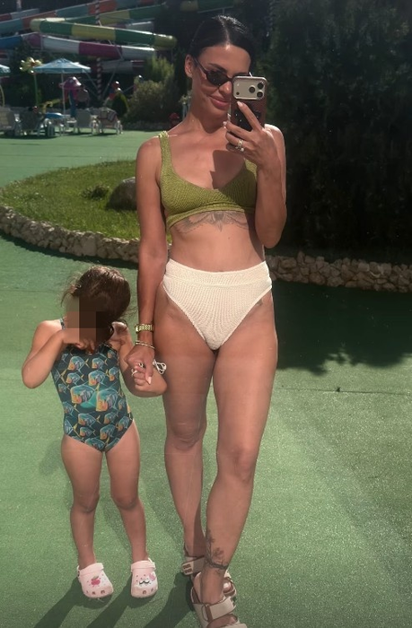 Andreea Popescu și-a afișat noua siluetă la plajă. Vedeta a dat jos 14 kilograme