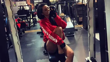 Roxana Vancea s-a pozat topless! Fotografia care i-a lăsat fără cuvinte pe fani