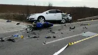 Ce tragedie! Un motocilist a fost spulberat în județul Timiș, după o depășire riscantă